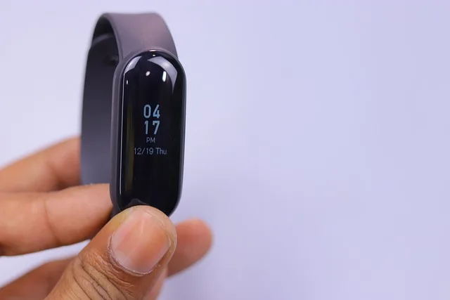 Read more about the article Fitness Trackers for Seniors: Top 10 Devices to Stay Active
