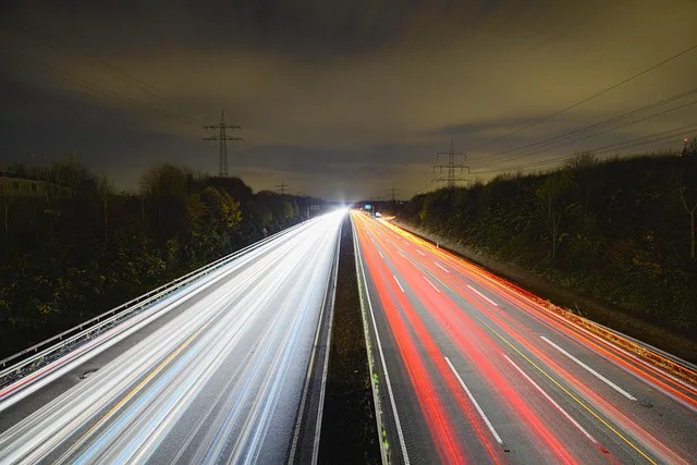 Read more about the article Measure Speed of Light Using Household Items