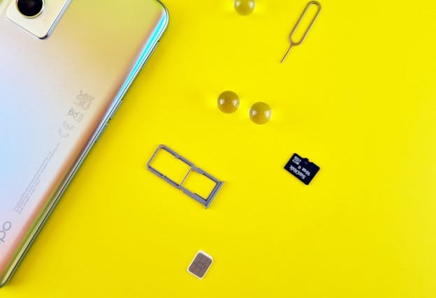 You are currently viewing Virtual SIM Card in iPhone: The Essential Guide to Mastery